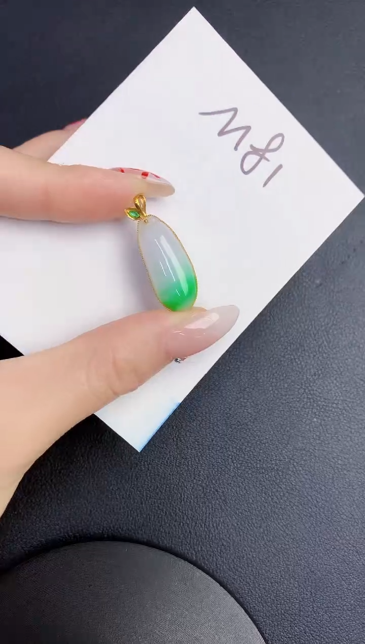 【闪购商品】翡翠颈饰18K金镶嵌0000000000