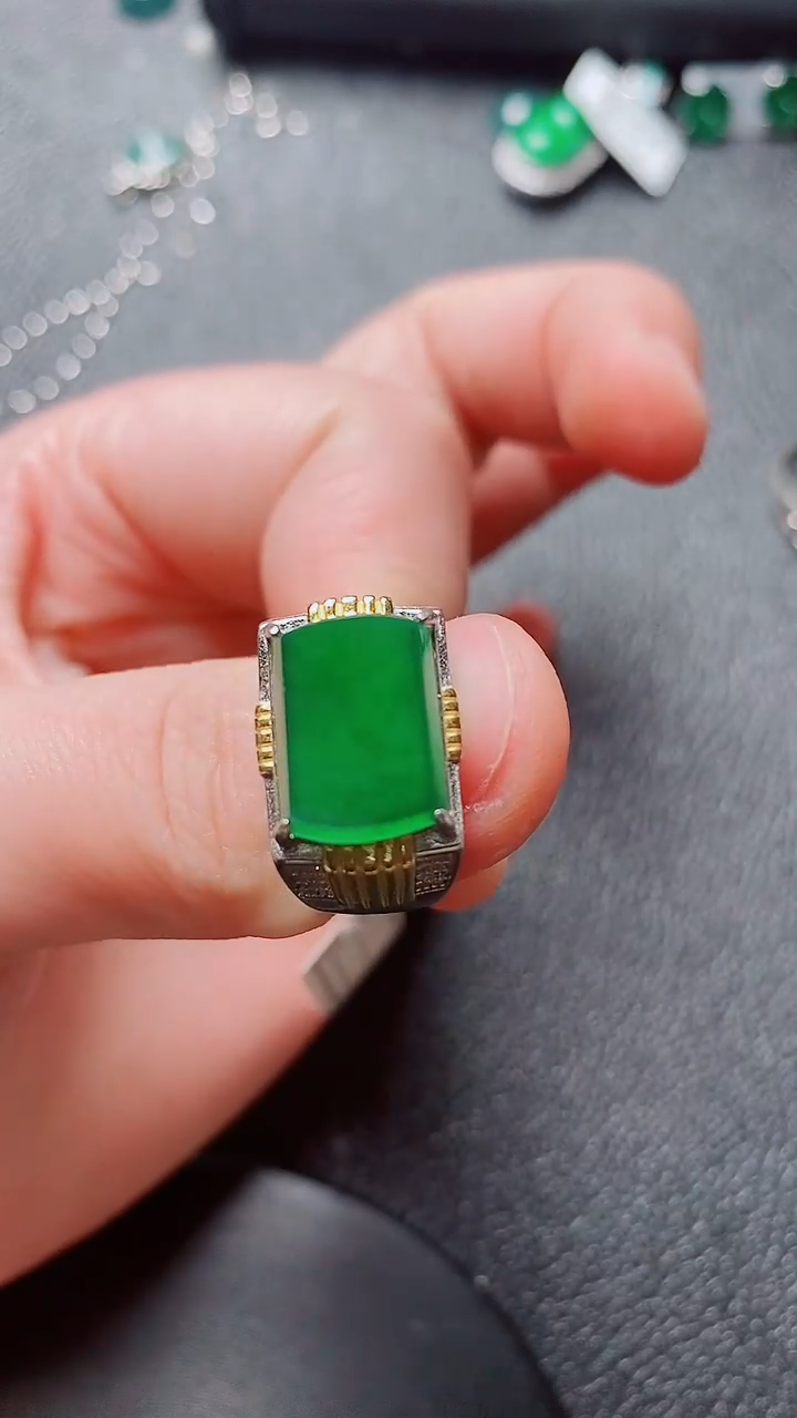 翡翠戒指银S925镶嵌1111