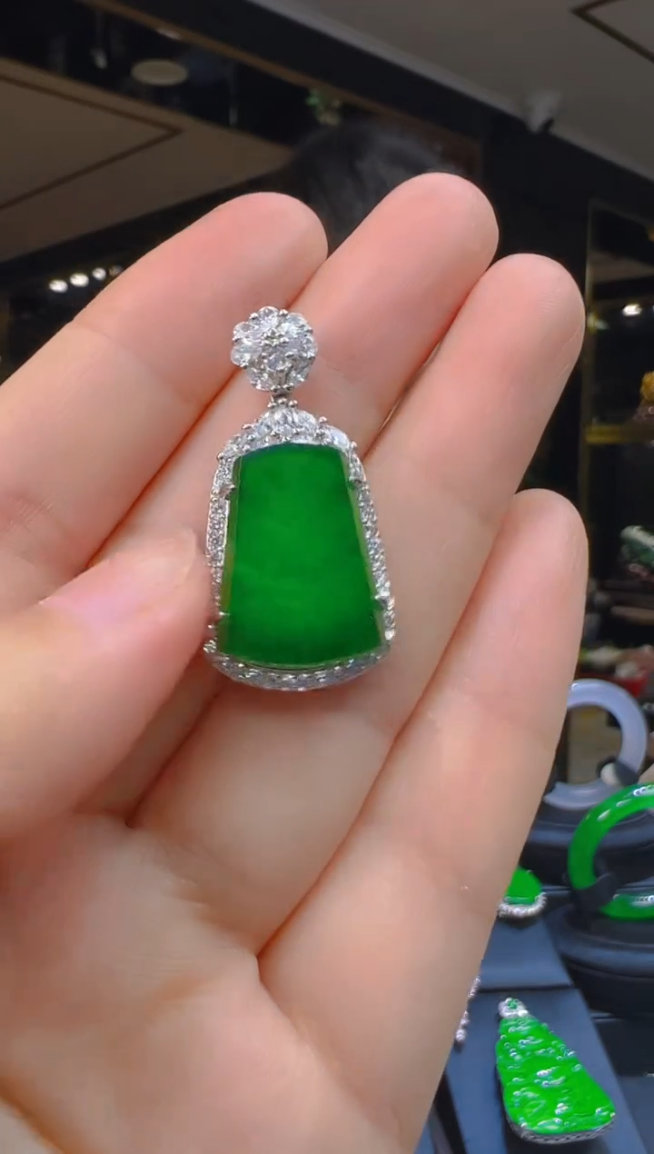 翡翠银S925镶嵌吊坠(赠链)023（多样性发其一）