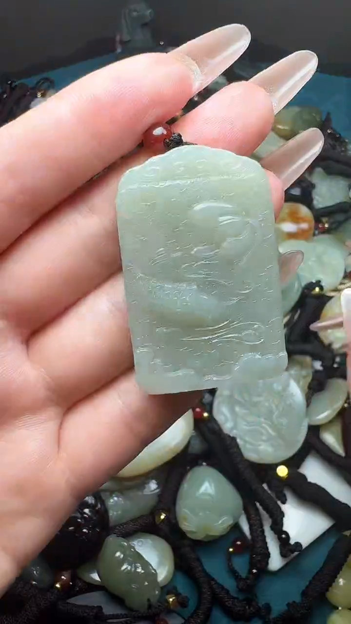 和田玉未镶嵌颈饰1