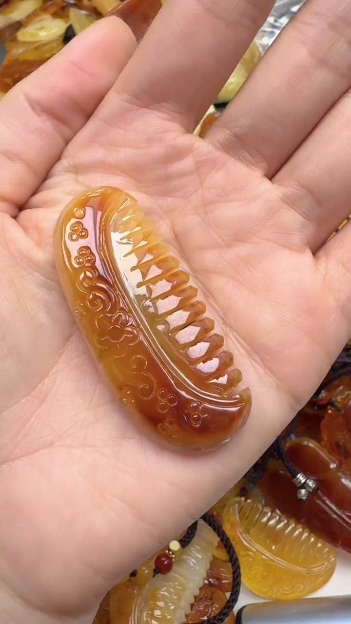 裸石琥珀未镶嵌如图