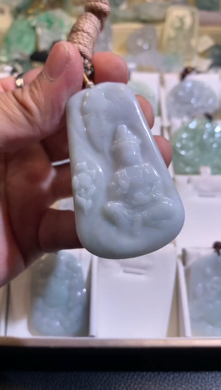 【闪购商品】翡翠颈饰未镶嵌02/25/364