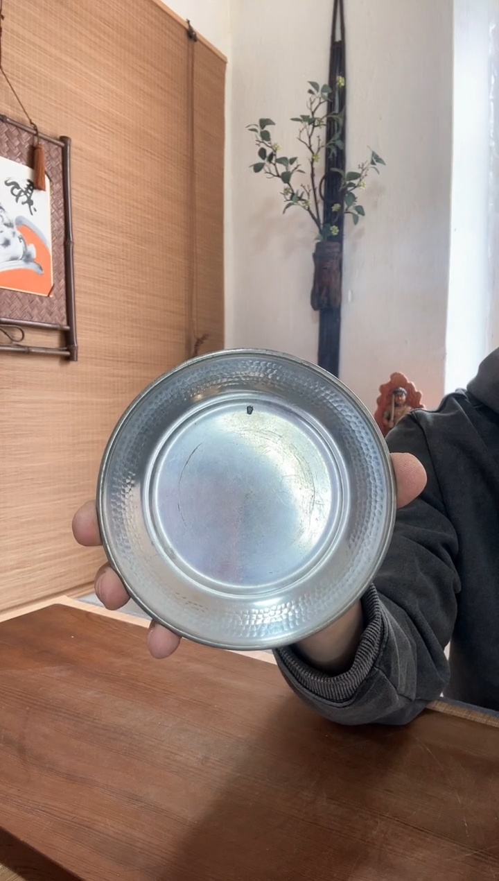 【闪购商品】杯中古品个别存有岁月痕迹，谨慎下单哦~