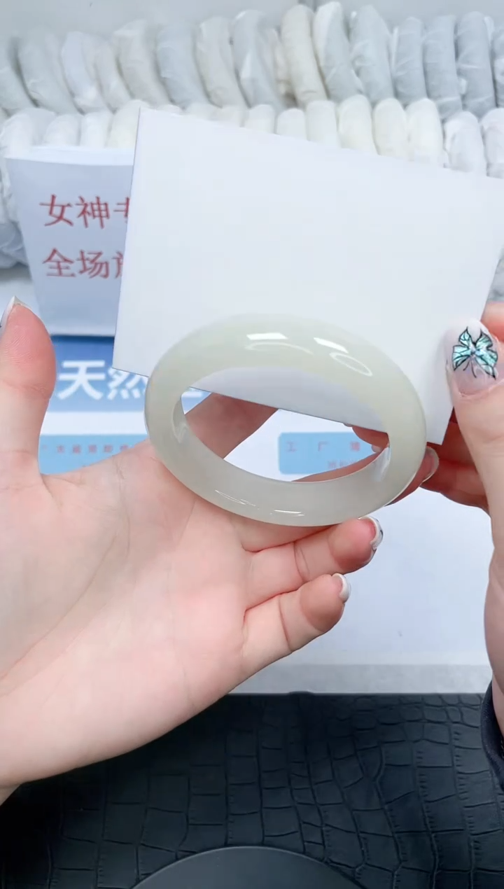 【闪购商品】石英质玉手镯未镶嵌183-54