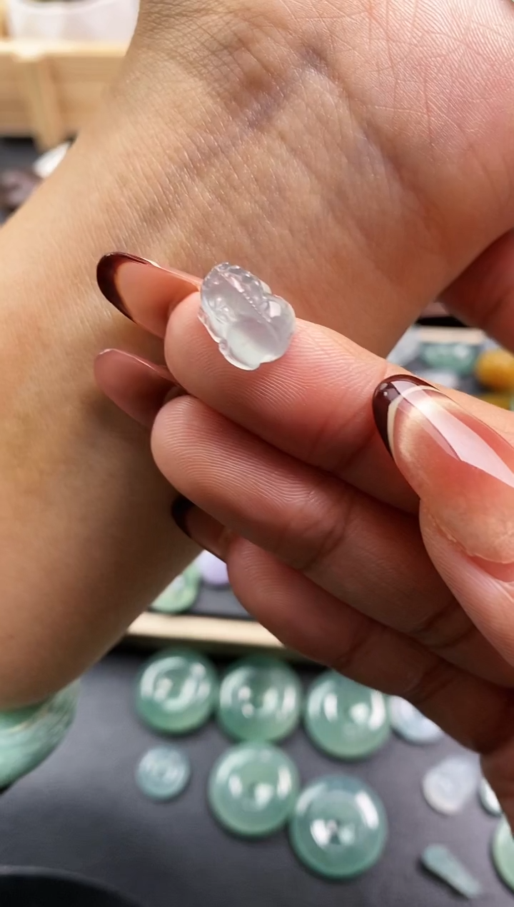 裸石翡翠木* 貔貅  定向 木子