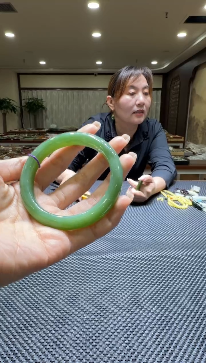 颈饰未镶嵌和田玉手镯59