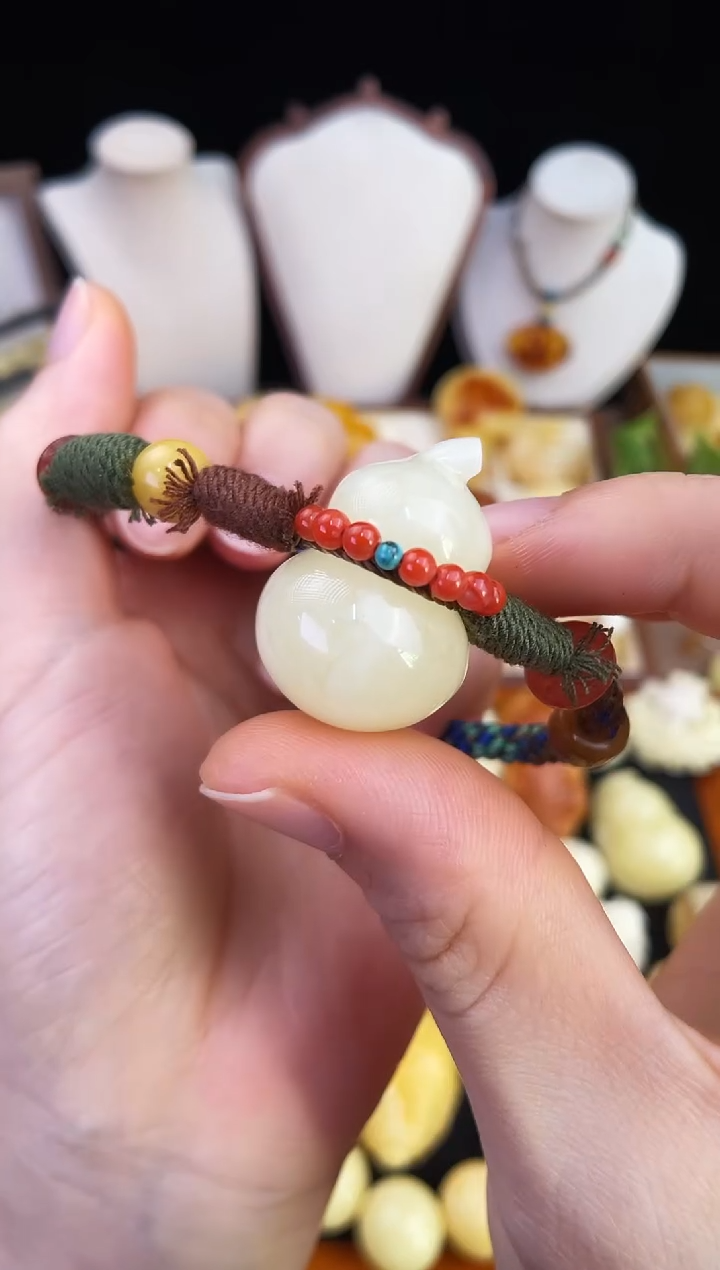 琥珀未镶嵌珠宝奇石柒月