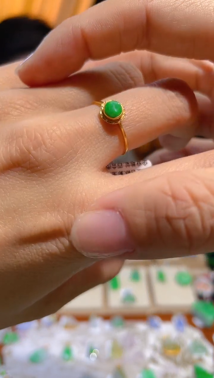 【闪购商品】翡翠颈饰18K金镶嵌假一赔三13.14圈口