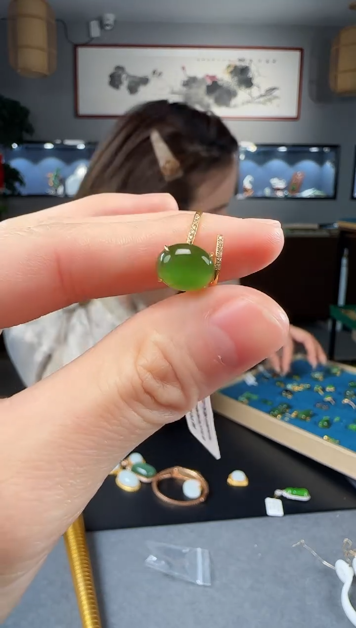 【闪购商品】和田玉戒指18K金镶嵌1