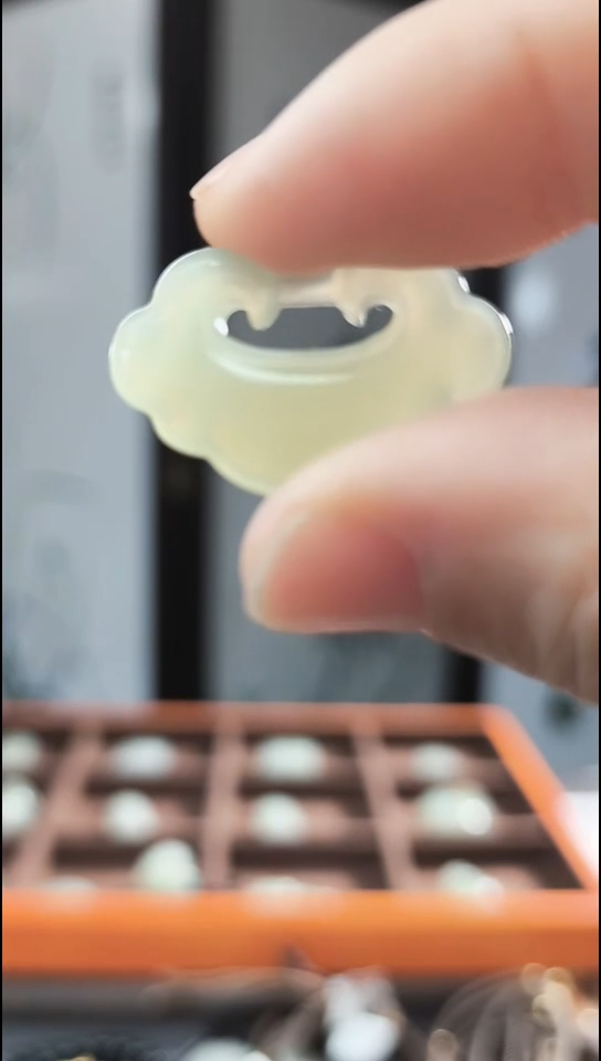 颈饰未镶嵌和田玉祥云锁