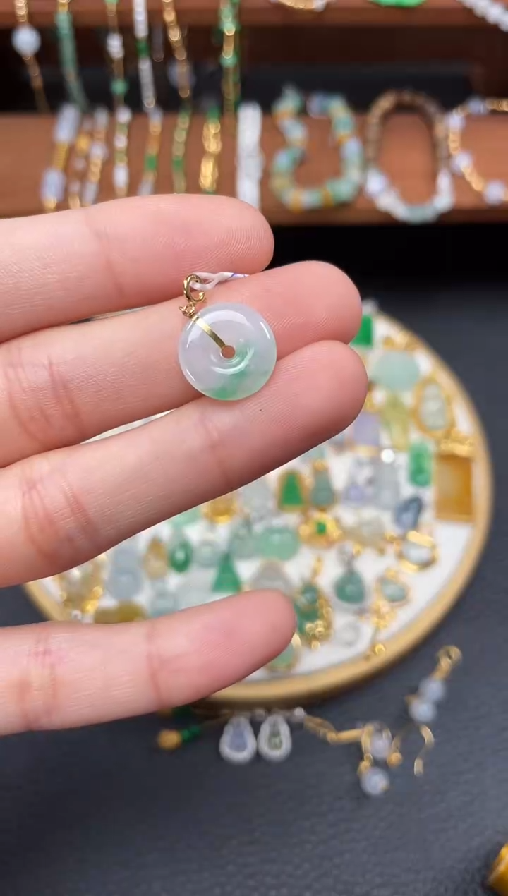 【闪购商品】翡翠吊坠(不含链)18K金镶嵌一个   JK693