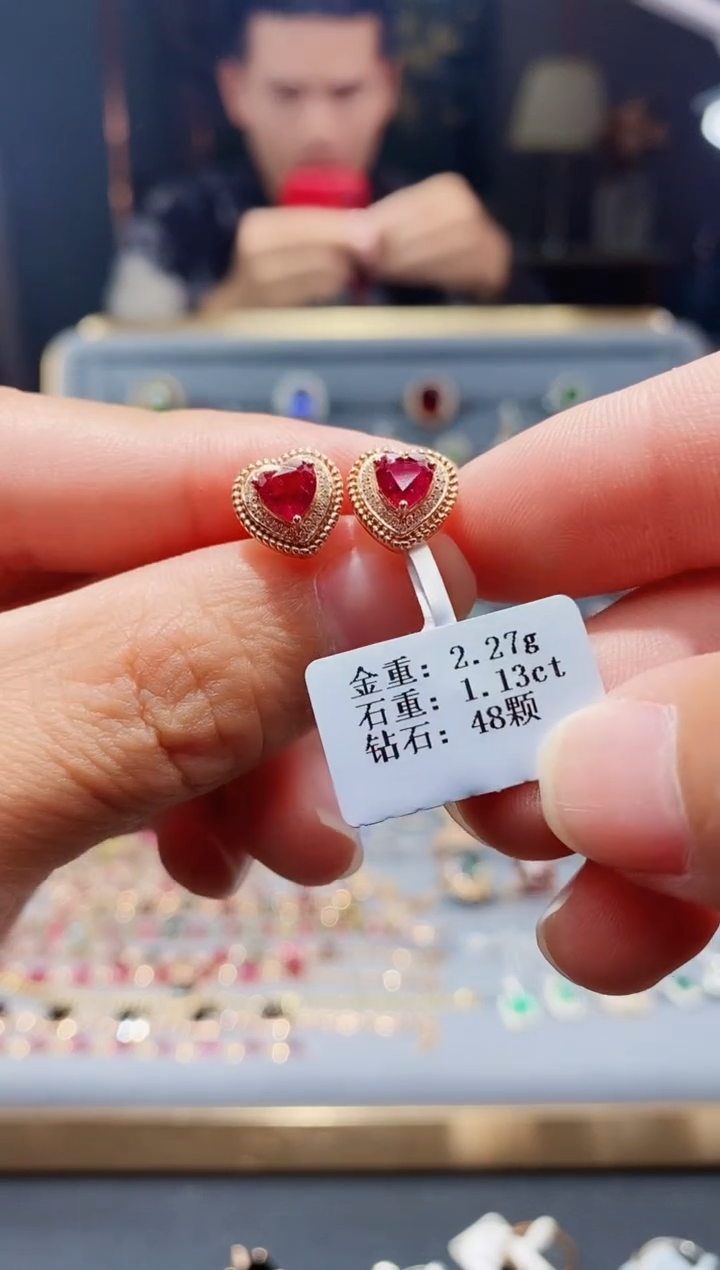 【闪购商品】碧玺耳饰18K金镶嵌1.13配钻