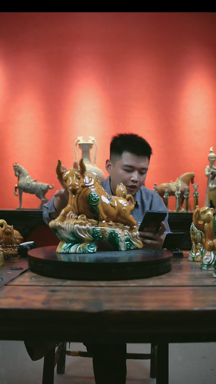 中国唐三彩唐三彩运势如意牛