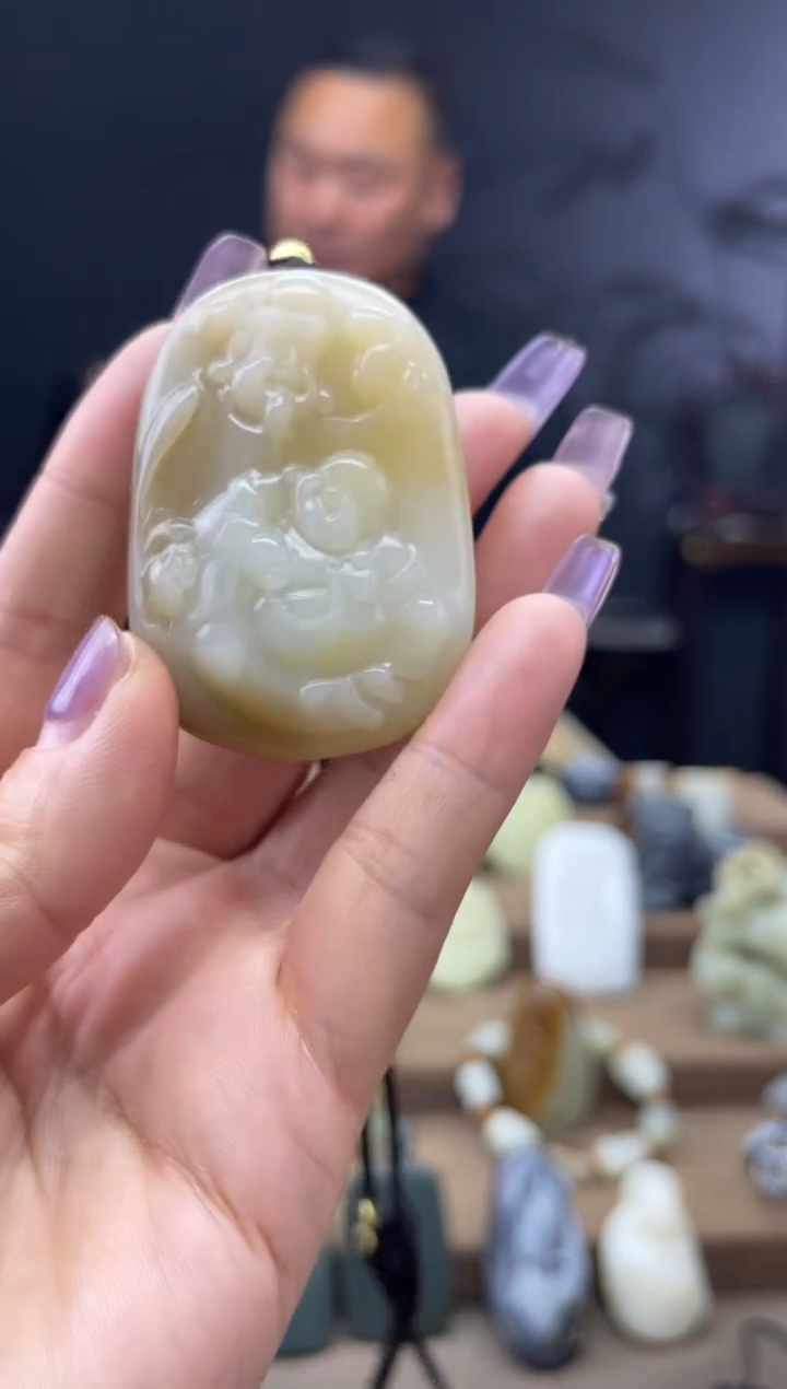 颈饰未镶嵌和田玉1