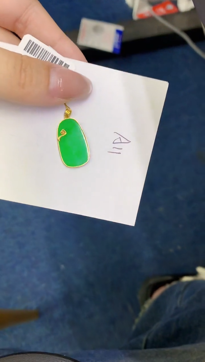 翡翠18K金镶嵌颈饰00000000000