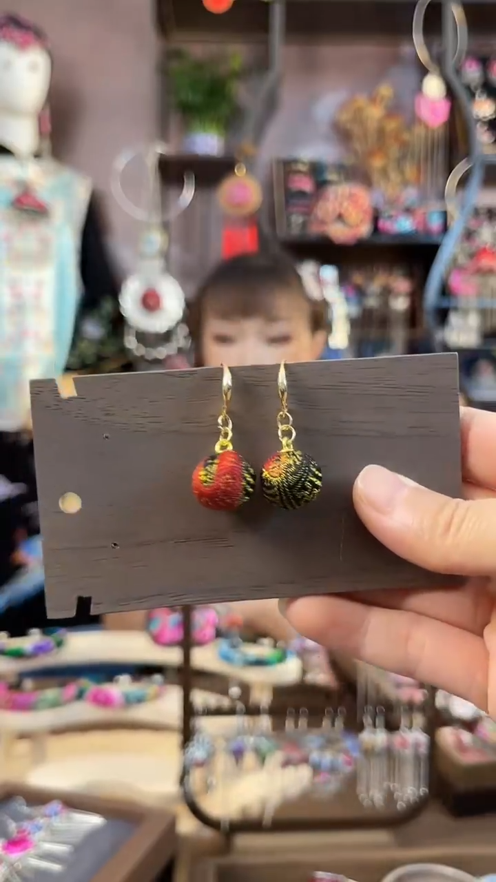 织绣民族风手工非遗老绣饰品772