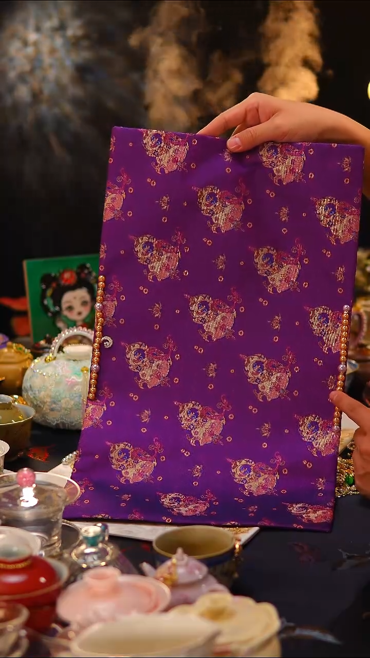 056茶席茶席50x30cm紫色葫芦猫