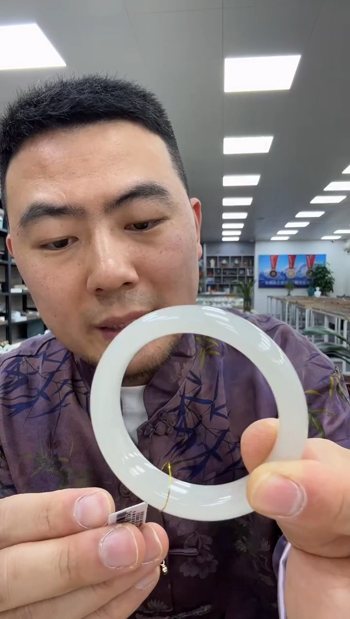 【闪购商品】和田玉手镯未镶嵌53  162