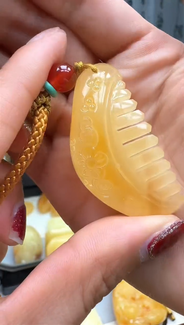 【闪购商品】琥珀裸石未镶嵌挂坠