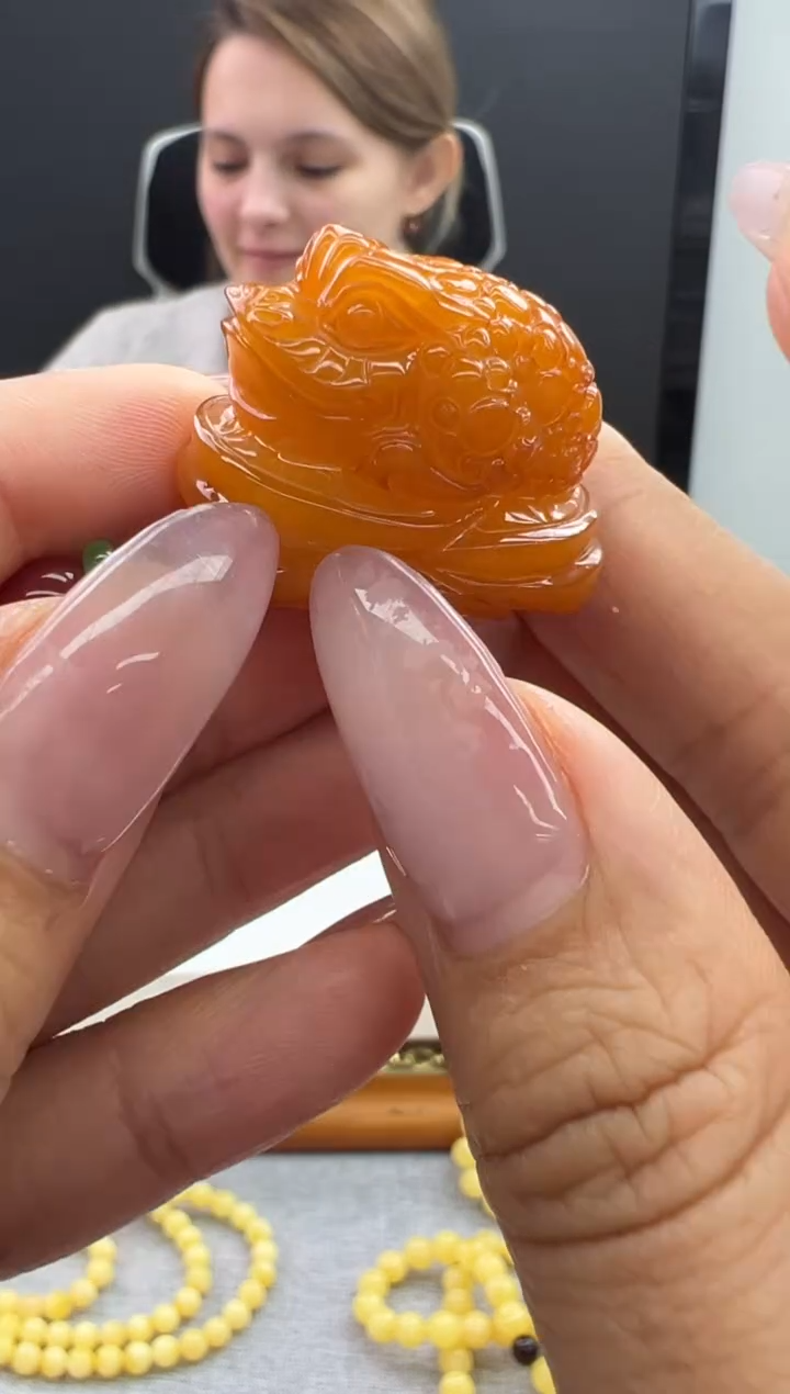 【闪购商品】琥珀颈饰未镶嵌70秒拍号