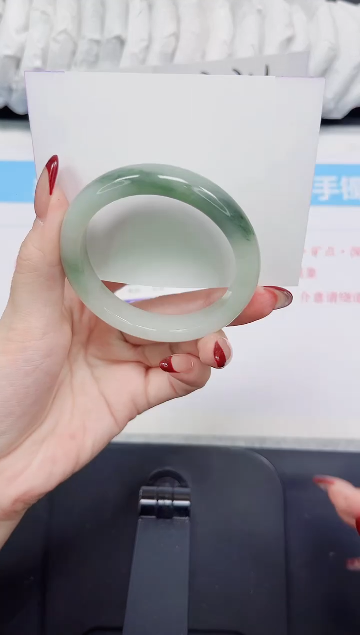 【闪购商品】石英质玉手镯未镶嵌422