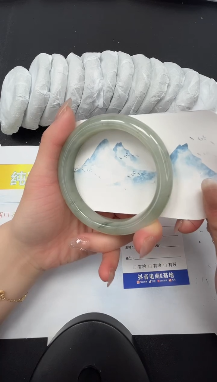 【闪购商品】石英质玉手镯未镶嵌32-63.6