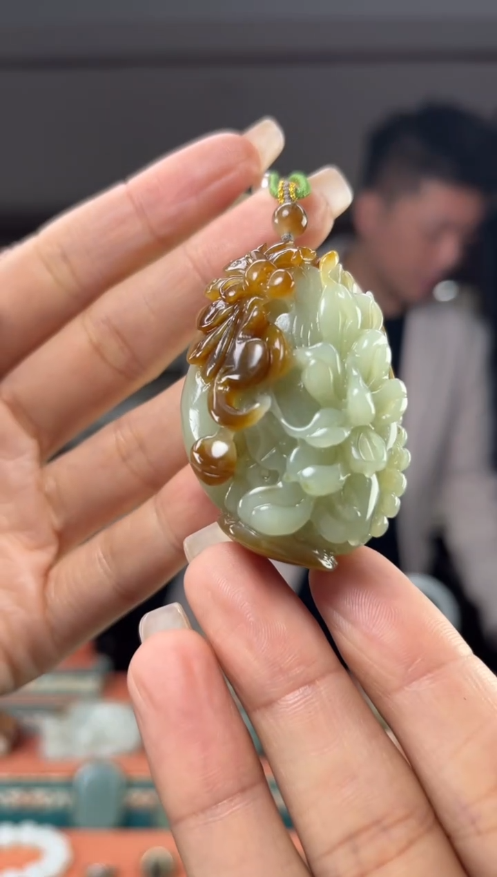 颈饰未镶嵌和田玉佩佩