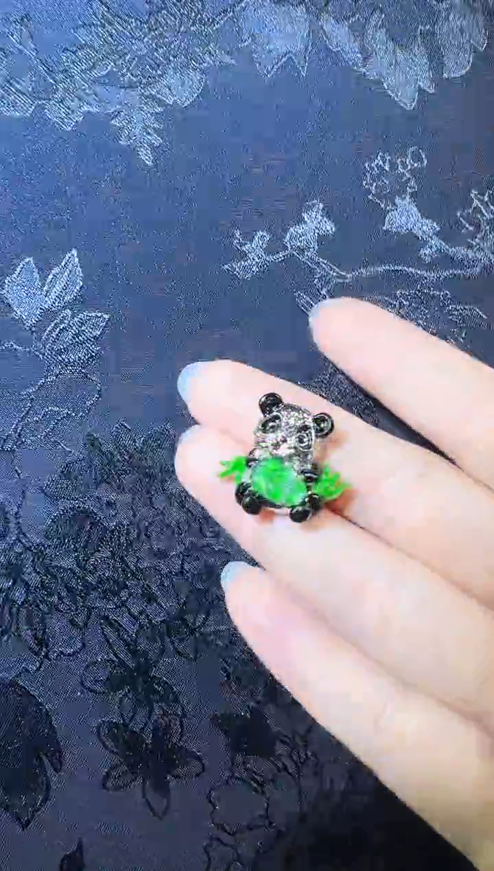 【闪购商品】翡翠吊坠(不含链)未镶嵌熊猫翡翠吊坠