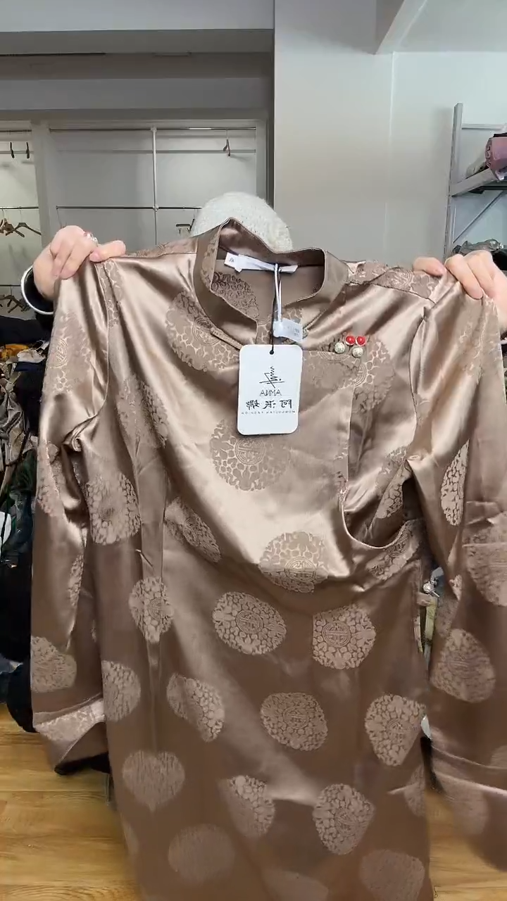 连衣裙        XL码      120-130斤（没有腰带）