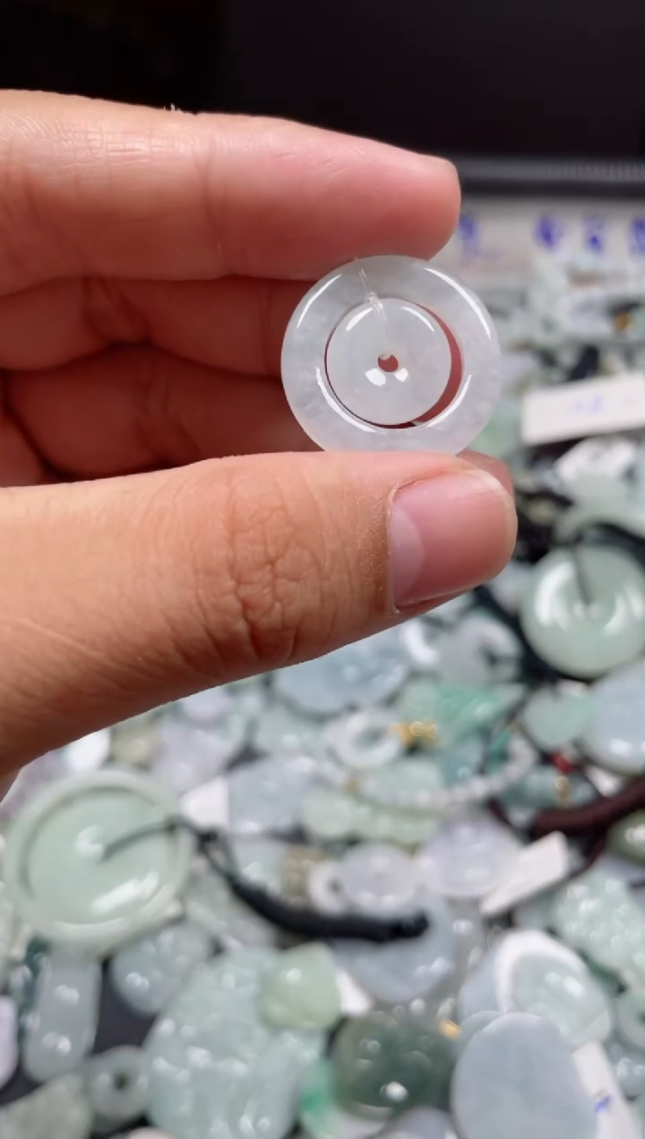 翡翠未镶嵌颈饰188