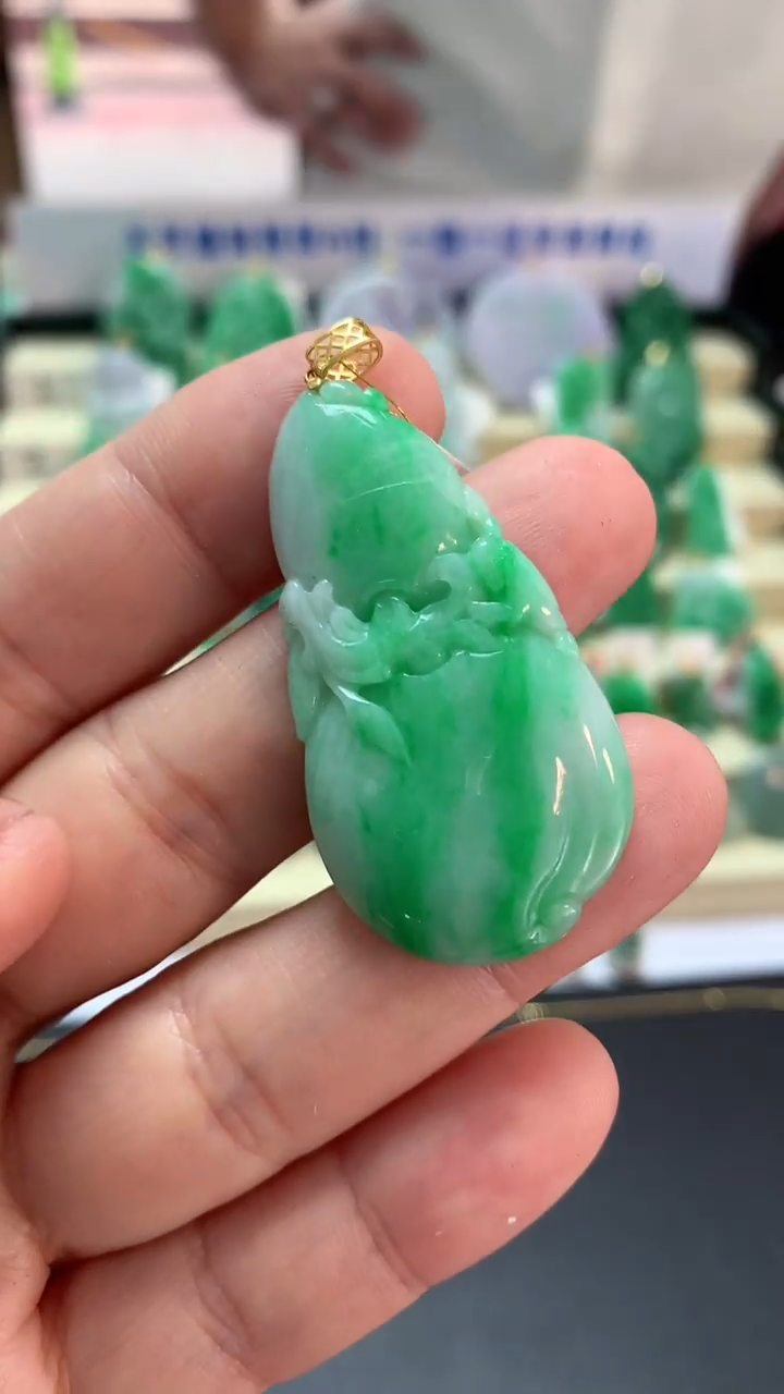 【闪购商品】翡翠吊坠(不含链)18K金镶嵌挂件