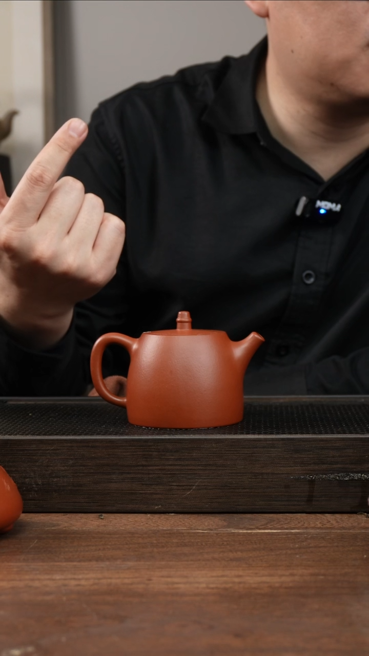 茶杯紫砂朱泥汉铎     200CC    微瑕  