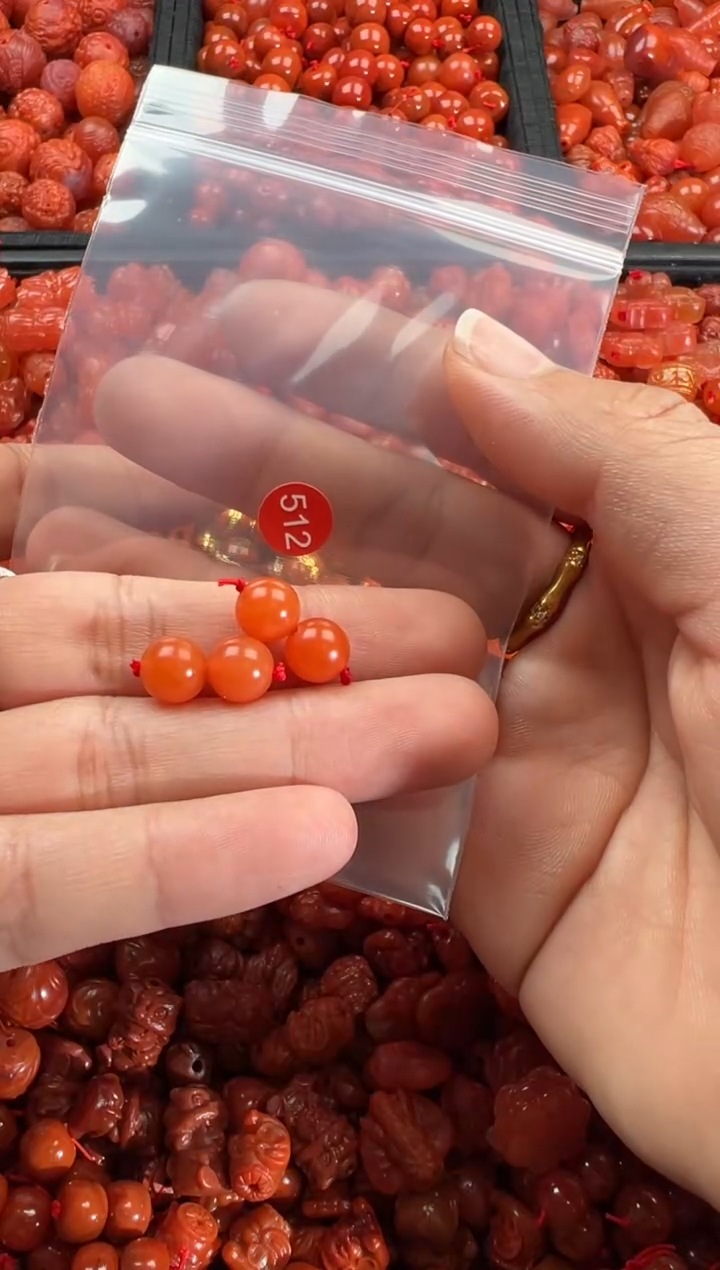 【闪购商品】南红玛瑙颈饰未镶嵌1