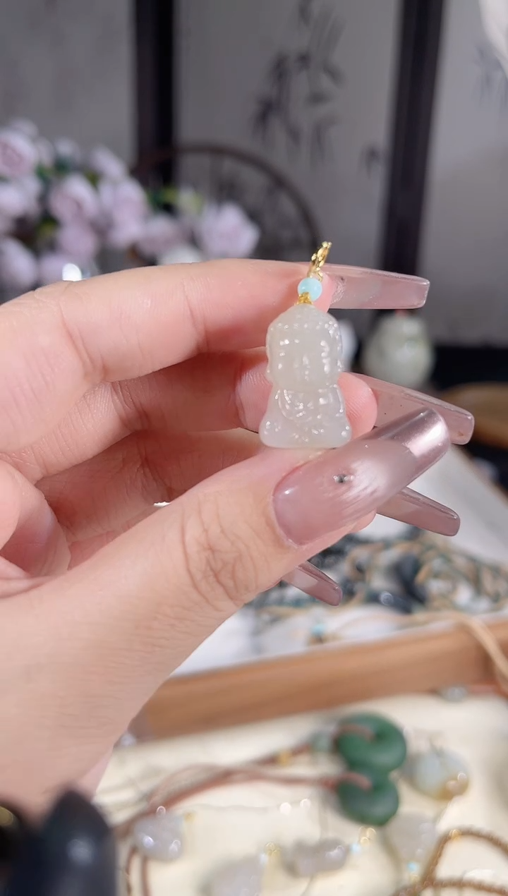 和田玉银S925镶嵌吊坠(不含链)多样性发货其一默认天然特征