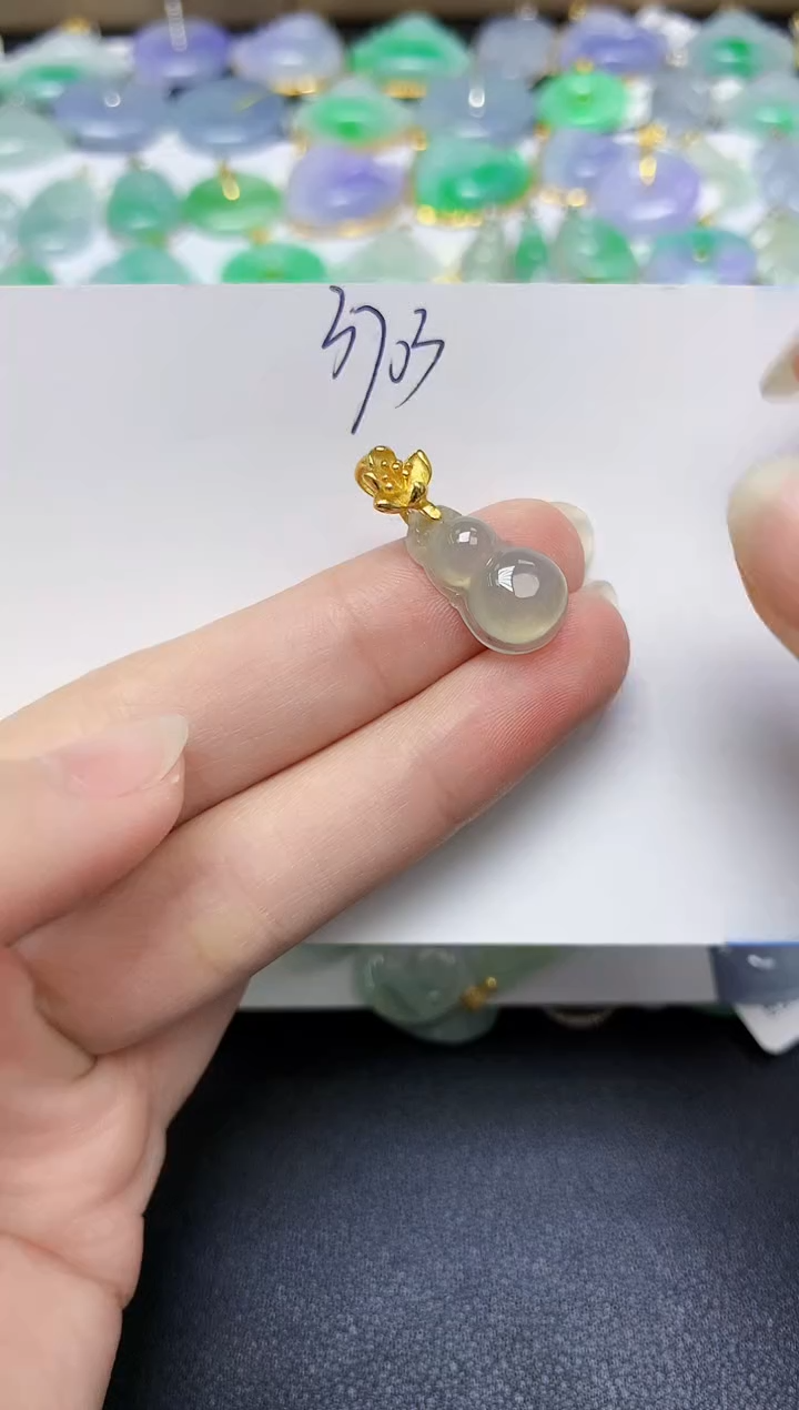 翡翠未镶嵌颈饰 天然缅甸翡翠A货