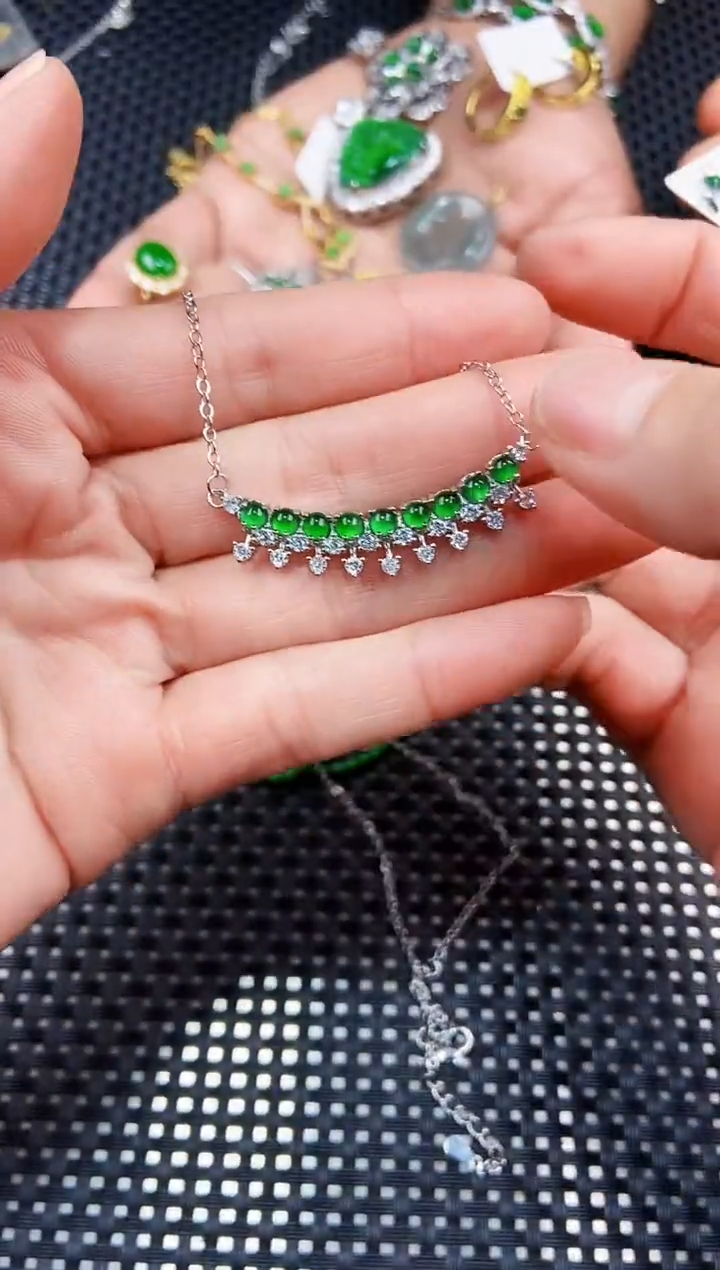 【闪购商品】翡翠颈饰未镶嵌111111111