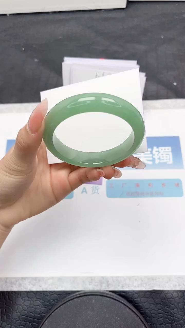 【闪购商品】石英质玉手镯未镶嵌L272-56.3