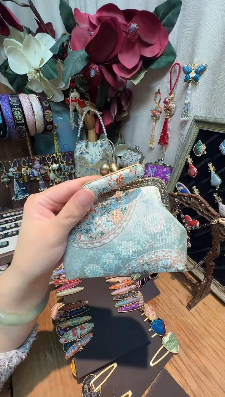 蒲*英【孤品车12.26】三马花团锦簇饼干鸭嘴夹