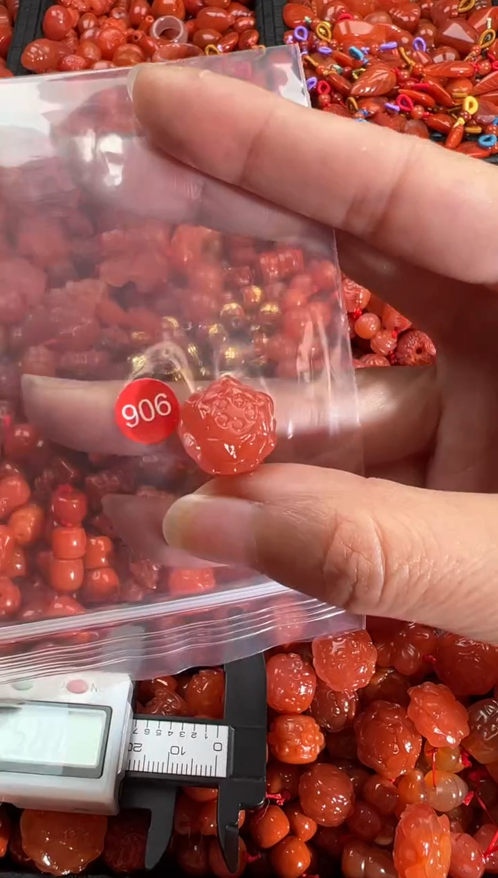 【闪购商品】南红玛瑙颈饰未镶嵌1