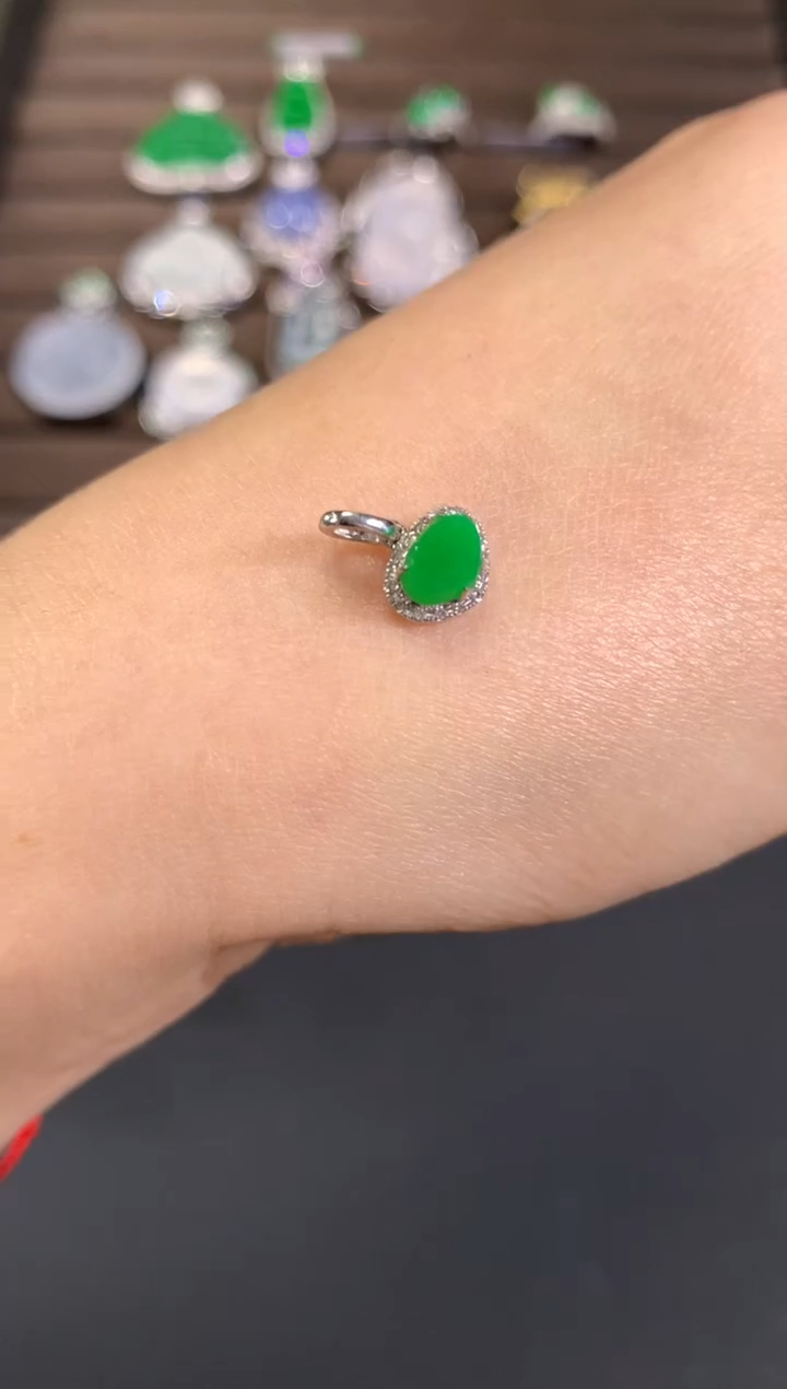 【闪购商品】翡翠吊坠(不含链)18K金镶嵌A565|980