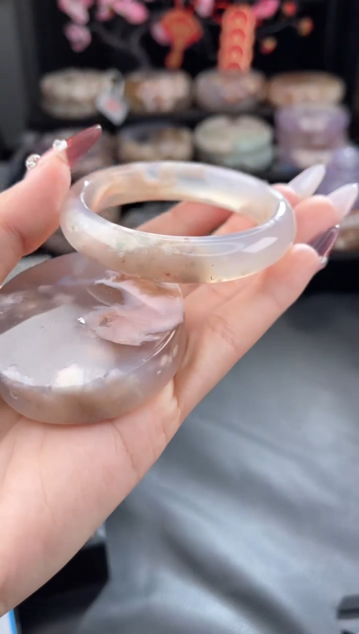 【闪购商品】石英质玉手镯未镶嵌53