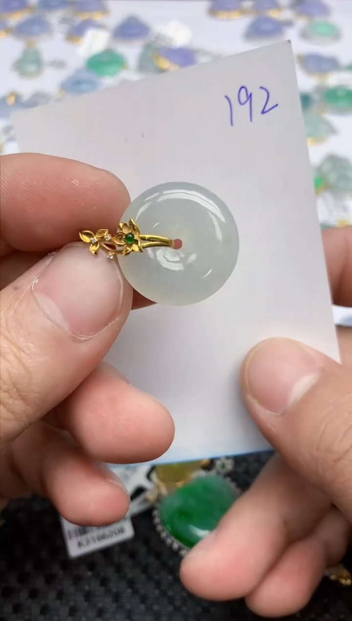 【闪购商品】翡翠颈饰18K金镶嵌天然翡翠A货