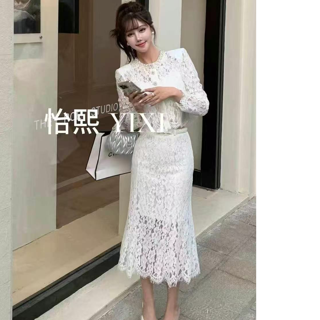 圆领蕾丝中长裙法式圆领连衣裙百搭气质长袖长款名媛拼接秋季