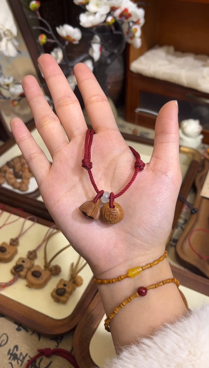 手串桃核【桃缘行】红绳「福气莲莲」桃木桃核辟、挡、驱、护 红绳可调节