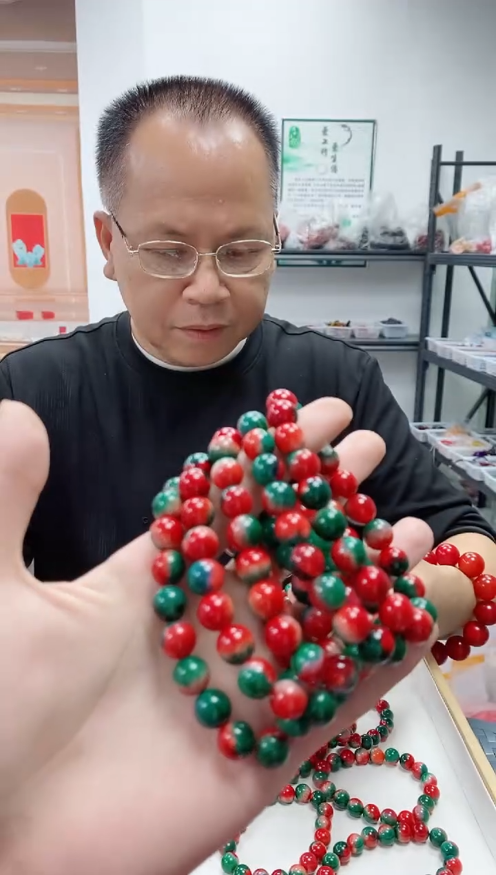 未镶嵌手串玛瑙/玉髓红绿双色玛瑙手串10mm 多样性发一件
