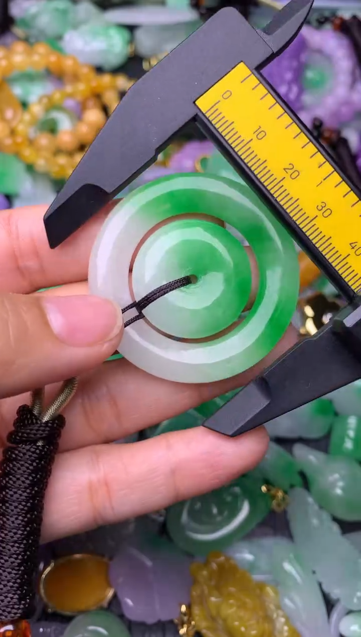 颈饰未镶嵌翡翠缅甸翡翠吊坠