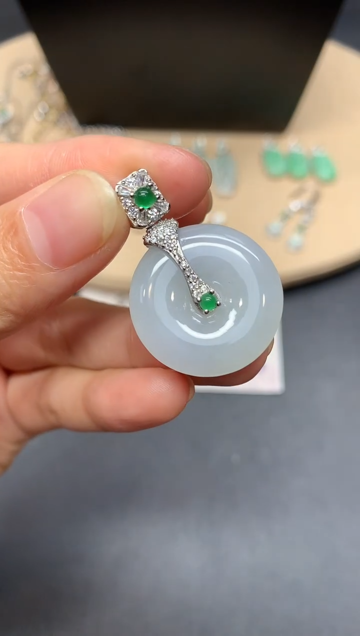 【闪购商品】翡翠吊坠(不含链)银S925镶嵌平安扣【多样性发其一】