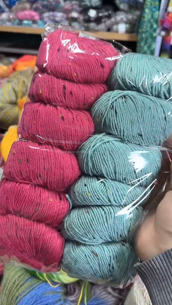 羊毛日本小糖豆粉红湖蓝0.8斤