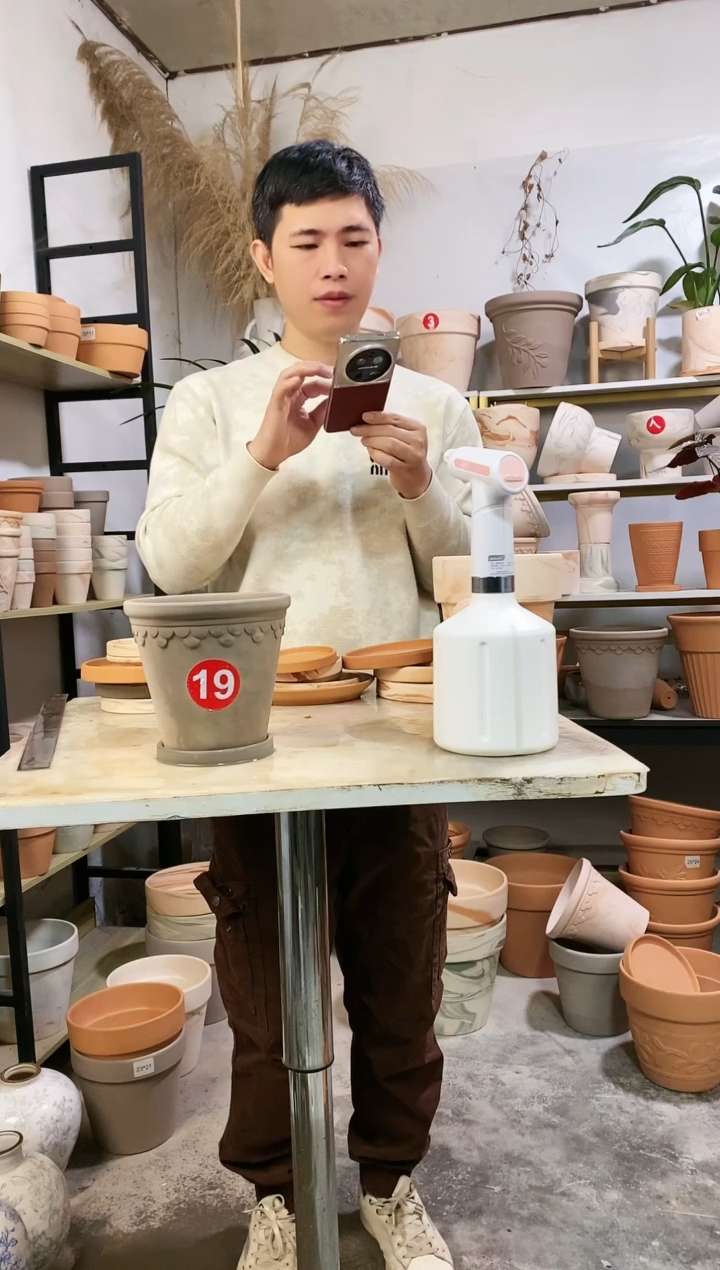 【闪购商品】红陶16*15灰陶巴洛克 1盆1托