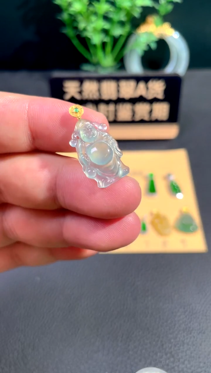 颈饰18K金镶嵌翡翠翡翠